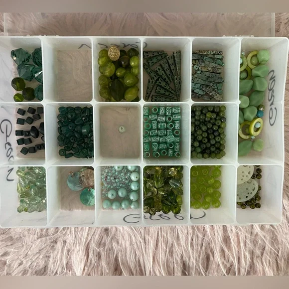 3 Containers Jewelry Making Green Beads Craft Repurpose - Picture 7 of 7